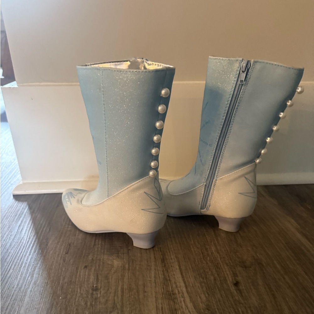 Frozen Kids Glittery Blue and White Boots